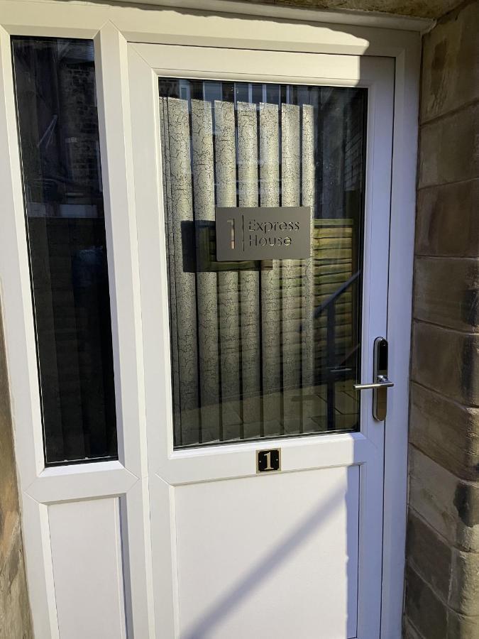 Luxurious 2 Bed Apartment In Heart Of Burnley With Private Parking Exterior photo